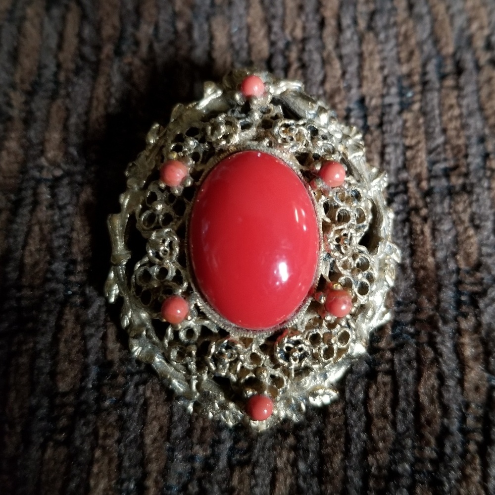 Antique Goldtone Brooch with Large Coral